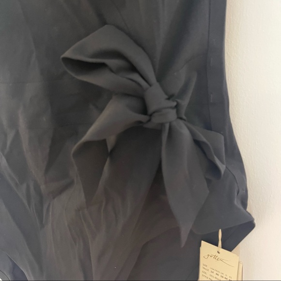 Gottex Halter Swimsuit - Picture 5 of 8